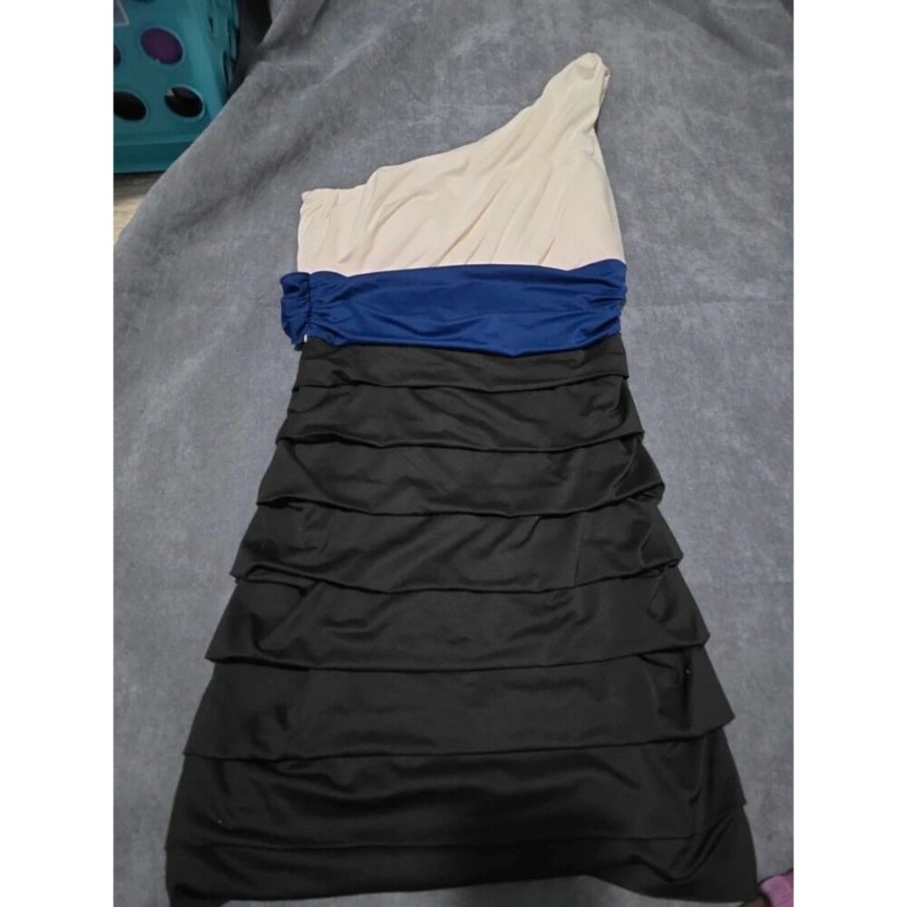 One shoulder dress